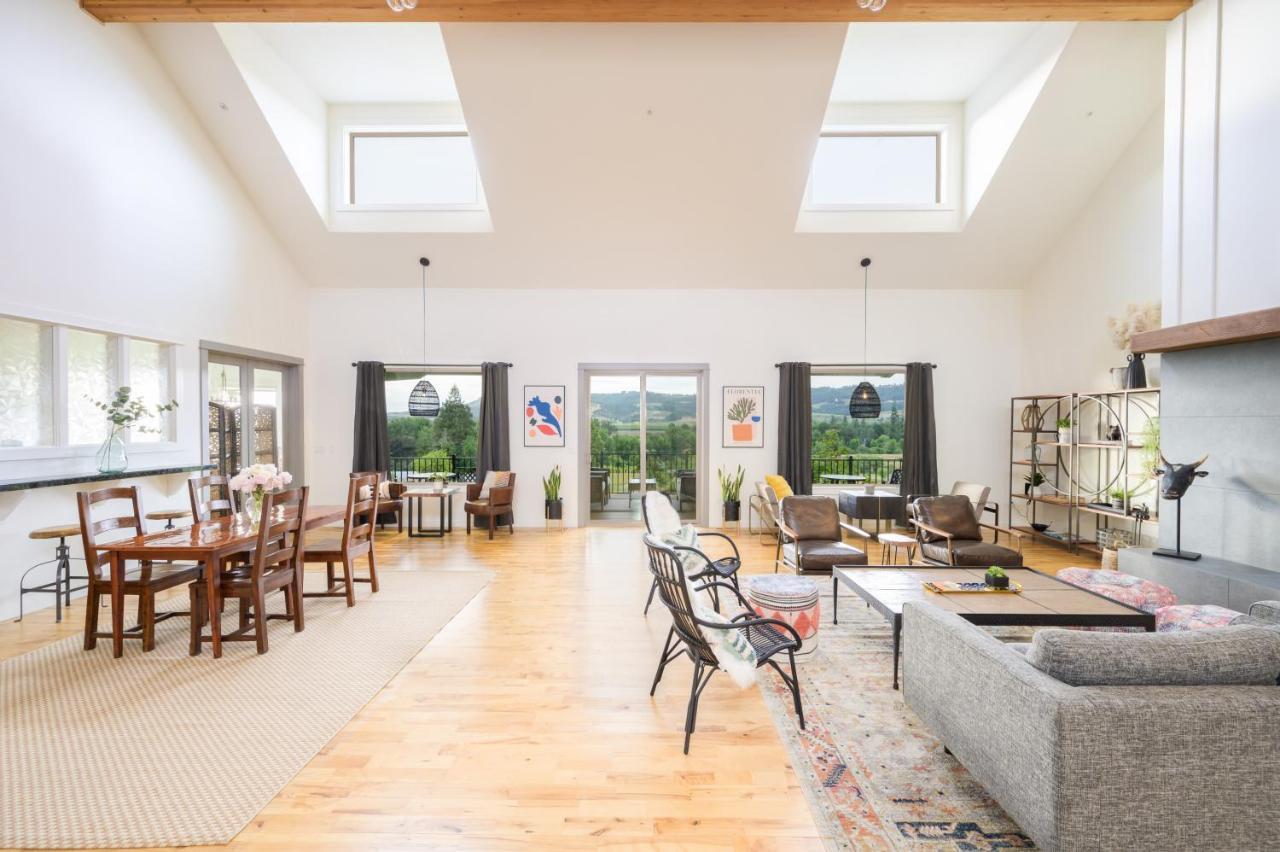 The Setting Inn Willamette Valley Newberg Bagian luar foto