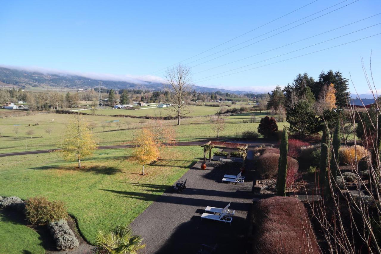 The Setting Inn Willamette Valley Newberg Bagian luar foto