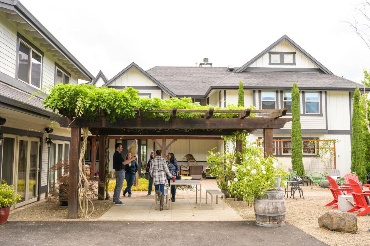 The Setting Inn Willamette Valley Newberg Bagian luar foto